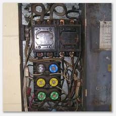 Home Inspection reveals overloaded fuse box